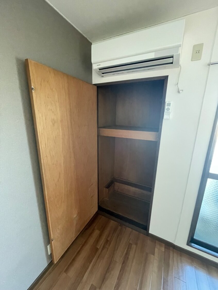 収納 エスコ－ト