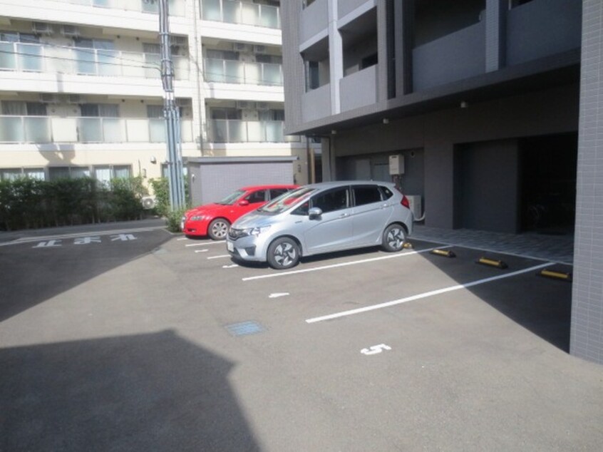 駐車場 ﾌﾟｰﾙ･ﾄｩｼﾞｭｰﾙ梅田ｳｴｽﾄ