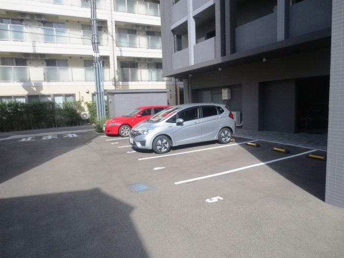 駐車場 ﾌﾟｰﾙ･ﾄｩｼﾞｭｰﾙ梅田ｳｴｽﾄ