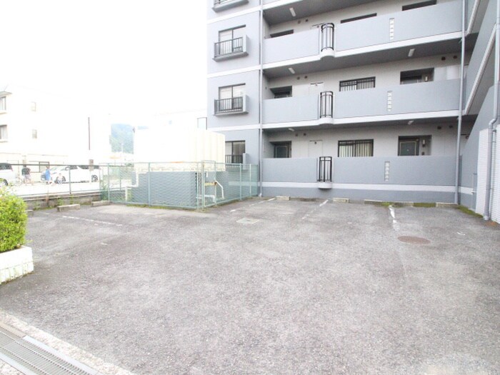 駐車場 スヴァーネ東山本