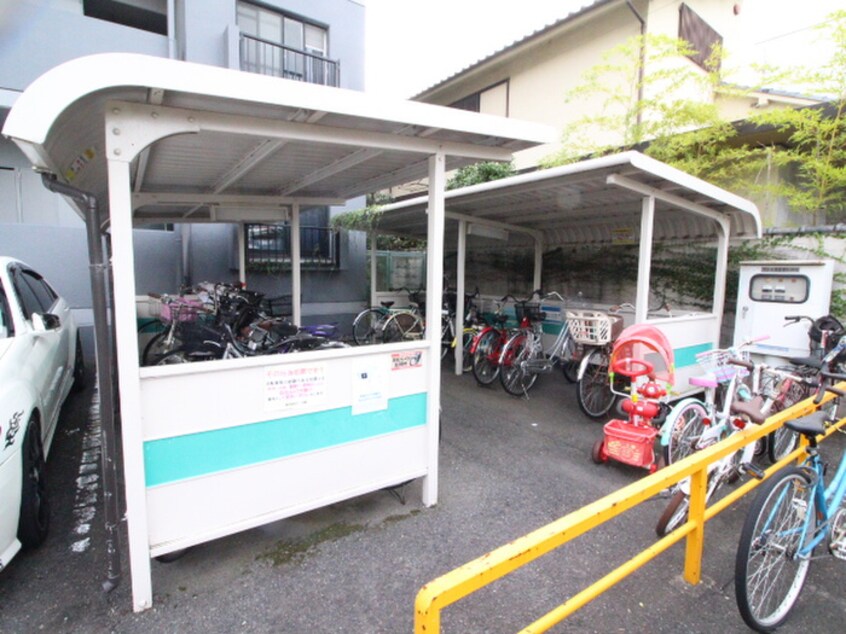 駐輪場 スヴァーネ東山本