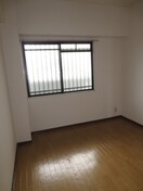 居室 スヴァーネ東山本