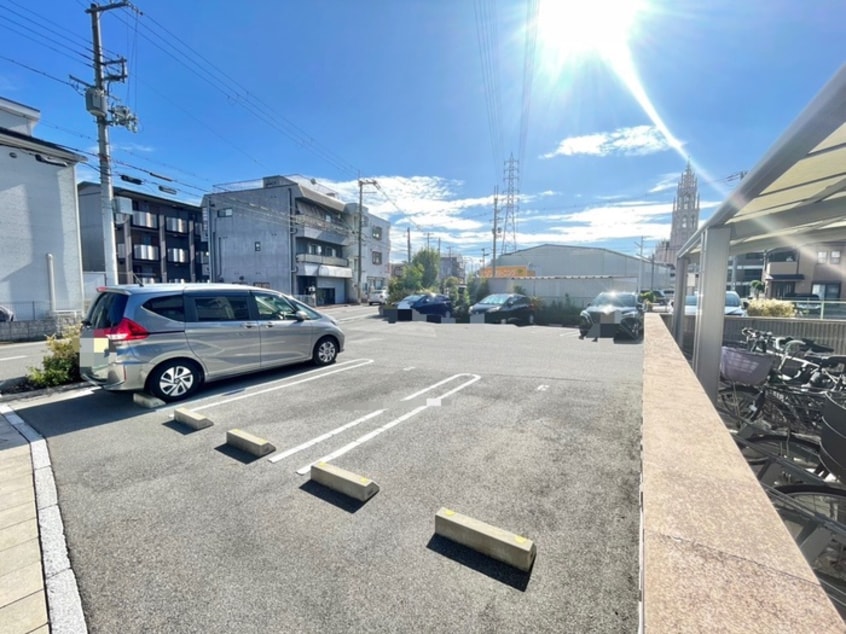 駐車場 ファミーユ深井