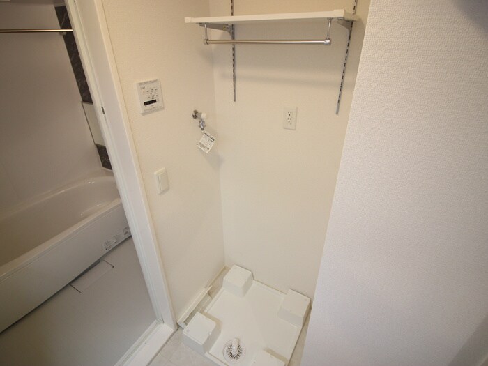 洗濯機置場 ファミーユ深井