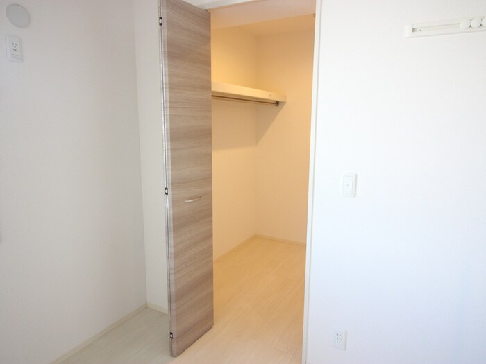 収納 ファミーユ深井