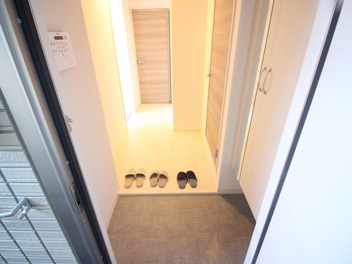 玄関 ファミーユ深井