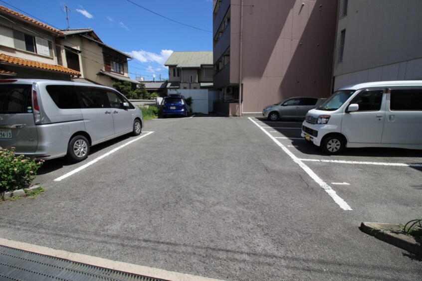 駐車場 パルウェ－ブ