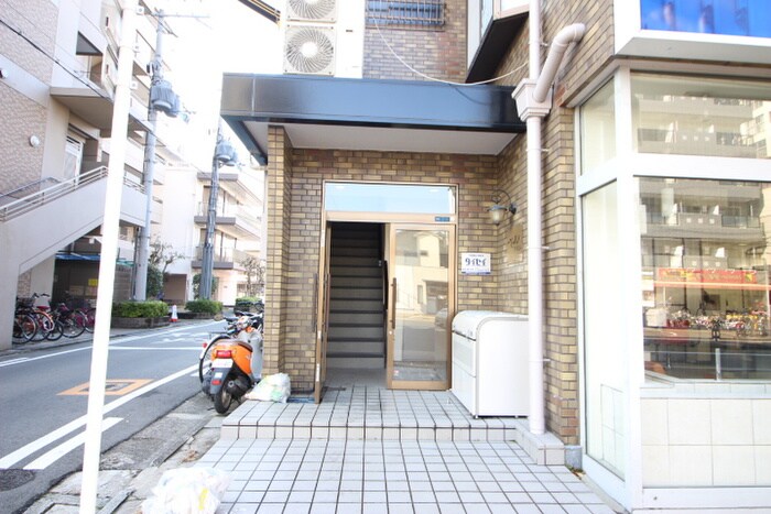 エントランス部分 ベル平代