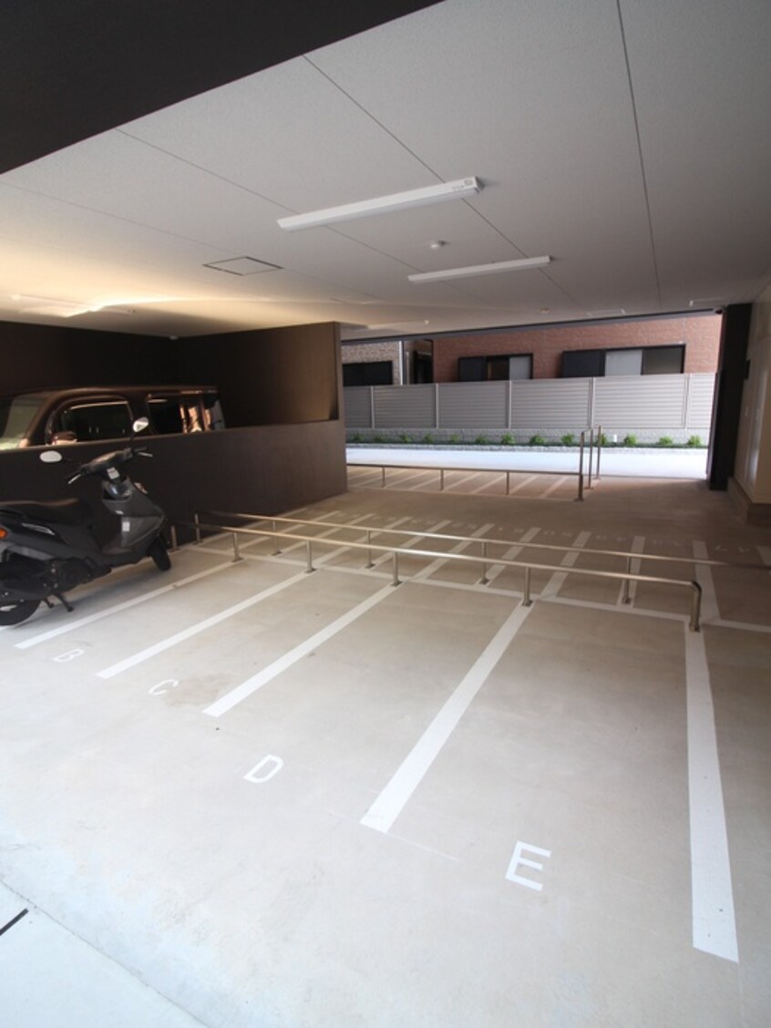 バイク置き場 ﾗﾗﾌﾟﾚｲｽ大阪ｳｴｽﾄｹﾞｰﾄ(801)