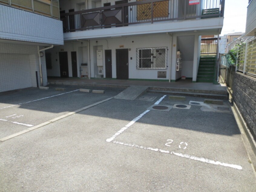 駐車場 パ－クサイド前田1号館