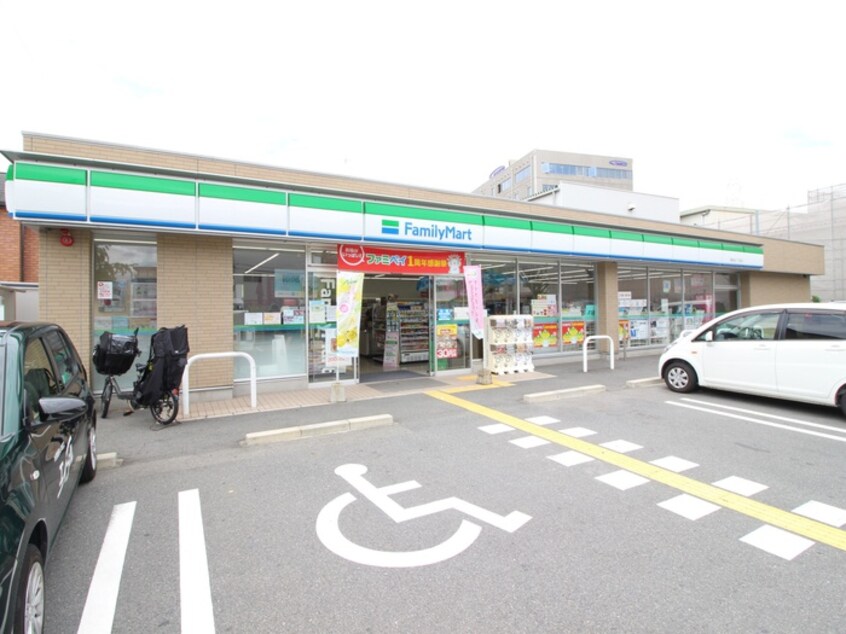 ファミリーマート(コンビニ)まで496m 仮)Ｄ－ｒｏｏｍ川岸町Ⅱ