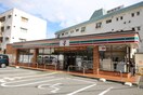 セブンイレブン池田旭丘一丁目店(コンビニ)まで719m ツインバッハ１ｓｔ