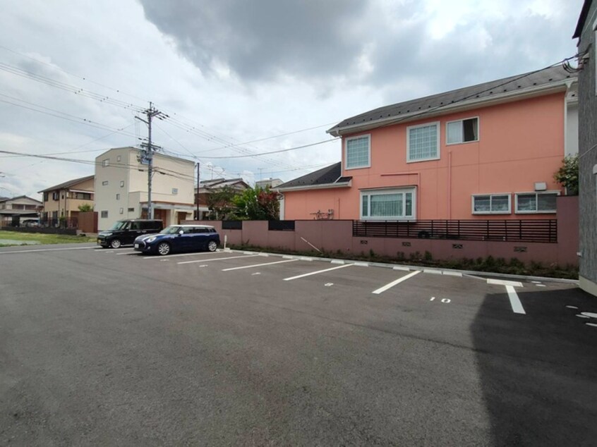 駐車場 カルフールⅧ