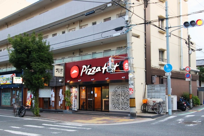 ピザハット 東住吉店(ファストフード)まで60m パ－ルハイム針中野