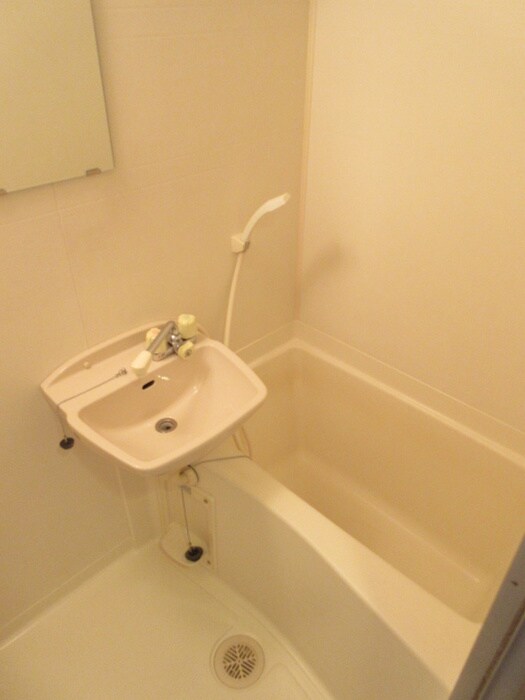 バス／シャワールーム等 ヴィラ・フローリアン