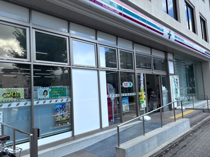 セブンイレブン堀川三条(コンビニ)まで110m 仮)中京区橋東詰町M新築