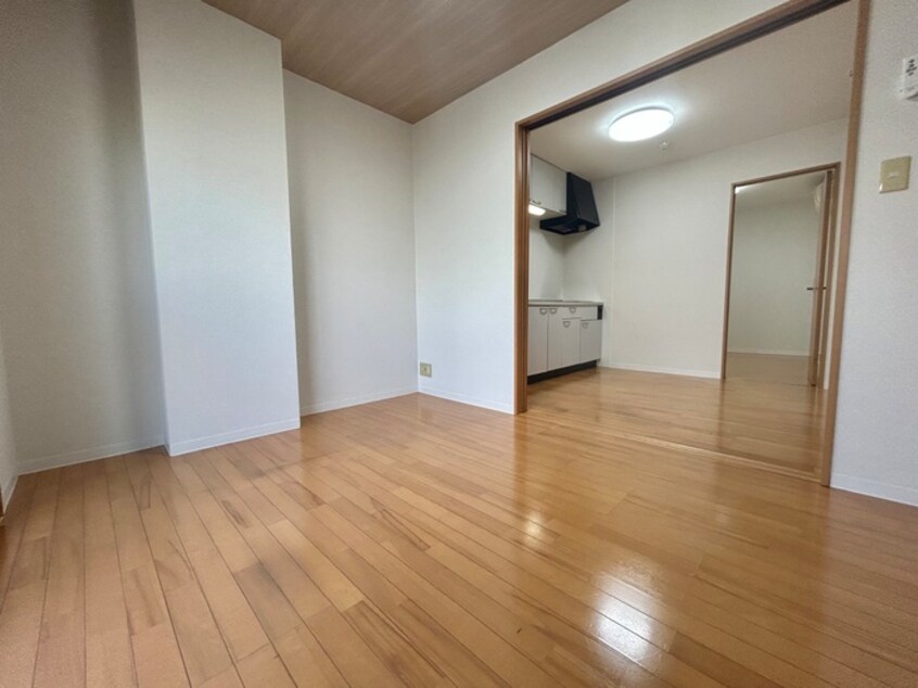 居室 ことぶき淡路