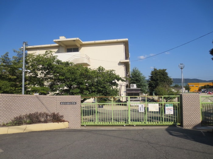 春日小学校(小学校)まで754m コーポ春日丘