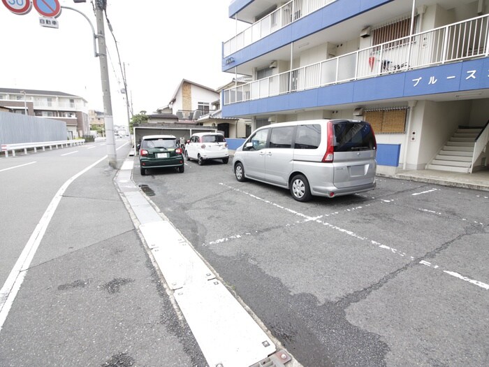 駐車場 ブルースカイ