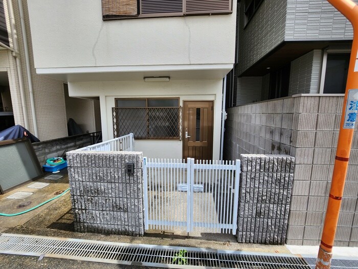 エントランス部分 丸吉マンション