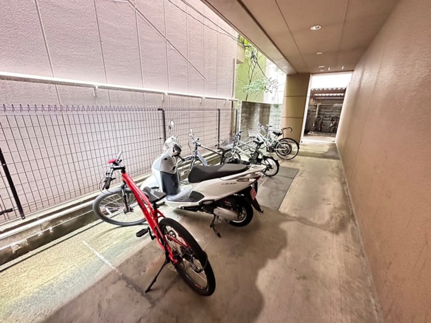 駐輪場 綾小路パレス