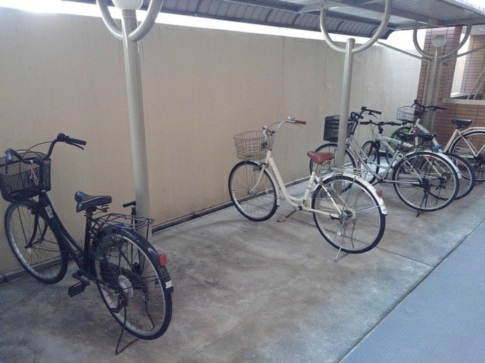 駐輪場 メゾンアウロ－ラ