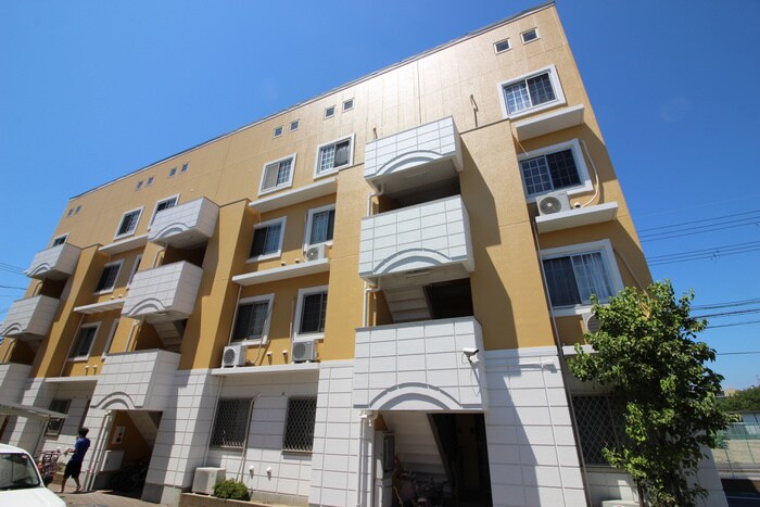 外観写真 アルティエ－レ　セラＡ棟