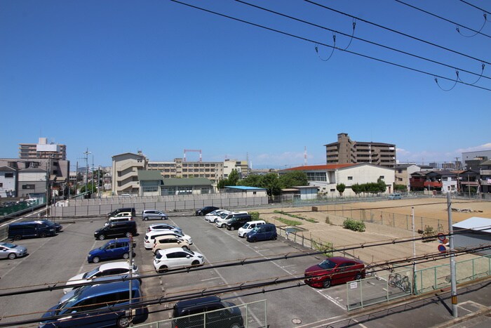 室内からの展望 アルティエ－レ　セラＡ棟