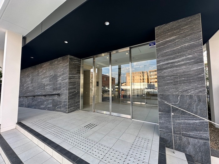 エントランス部分 Sofresco新田辺