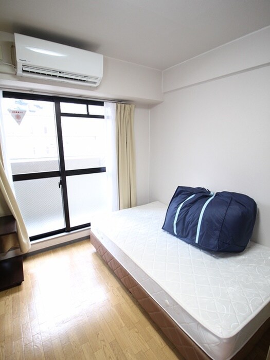 居室 アヴァンセクール江坂