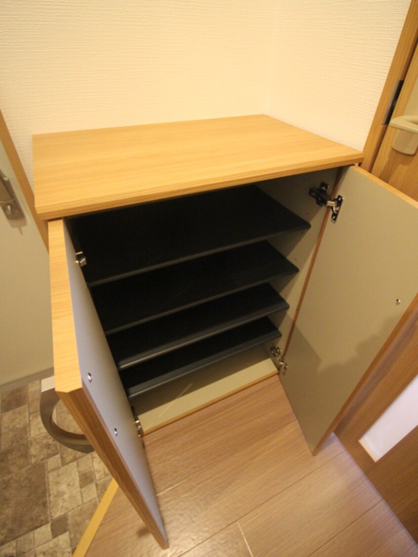 靴箱 ＷＩＮＧＳ西九条