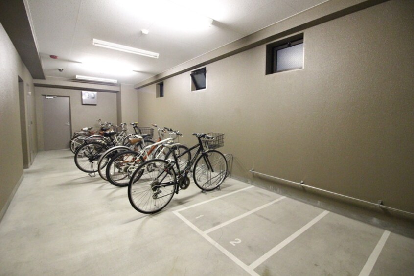 駐輪場 リ－ガル新大阪駅前Ⅱ
