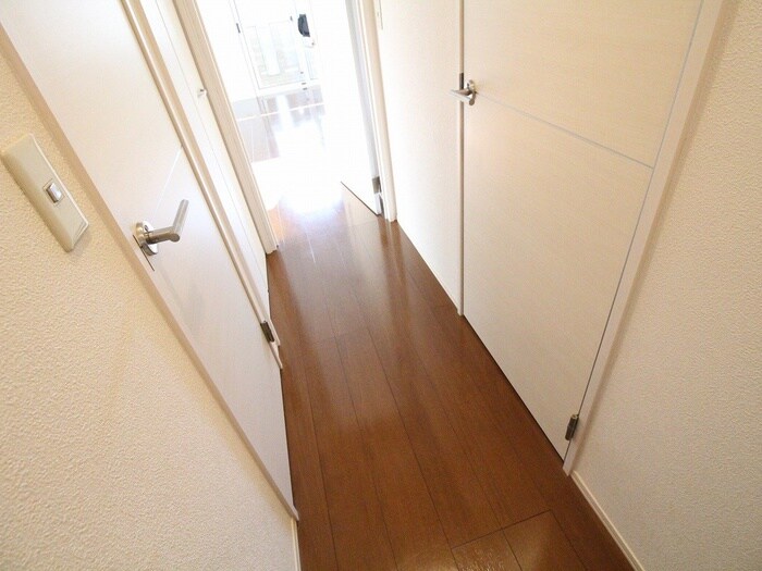 廊下 リバ－プレイス中山手