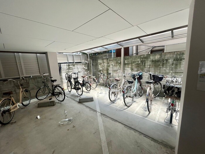 駐輪場 クレ－ル針中野