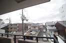 室内からの展望 ﾗｲｵﾝｽﾞﾏﾝｼｮﾝ五条大宮第二（407）