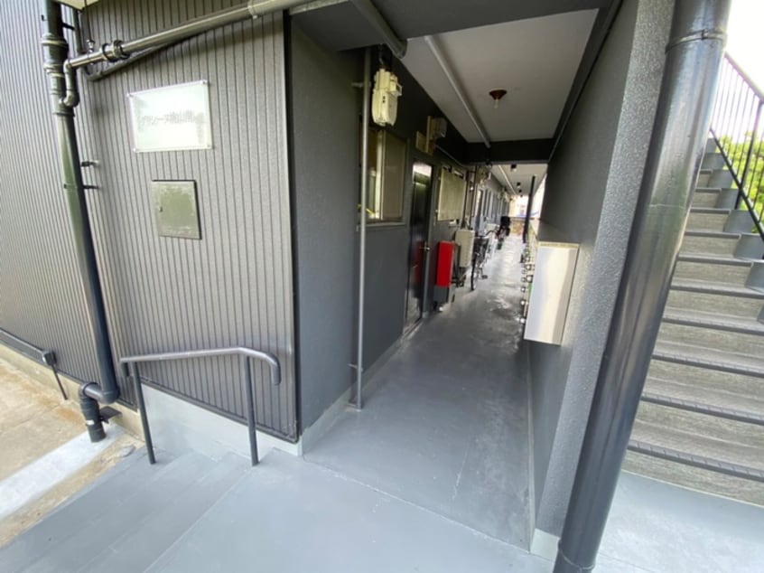 エントランス部分 グリシーヌ桃山南