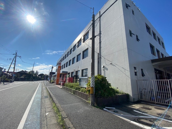 草津郵便局(郵便局)まで94m サンライズ西田