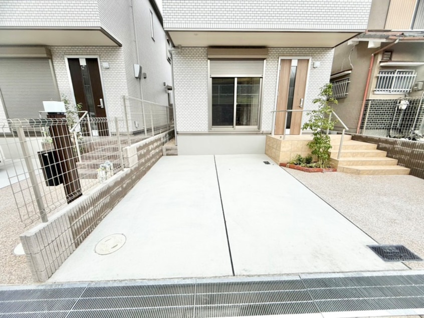 駐車場 広野町尖山貸家（西）