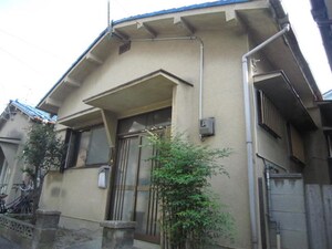 藤田氏貸家（東）