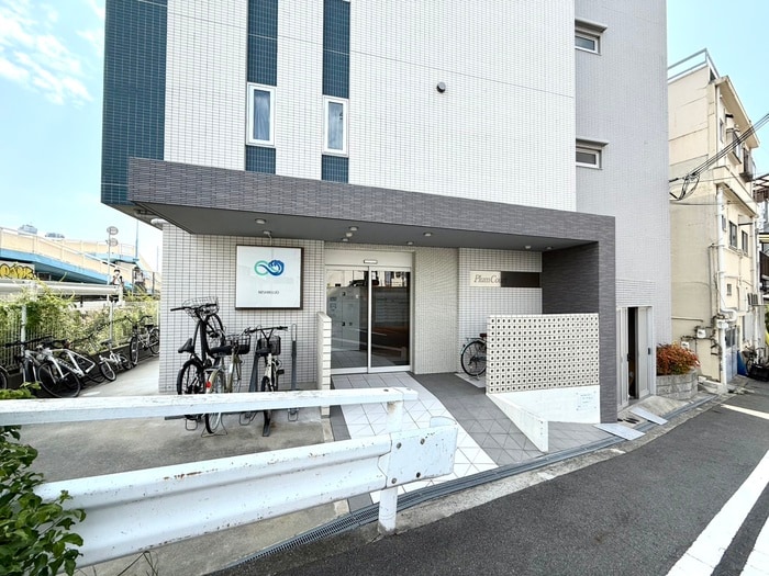 エントランス部分 プラムコート