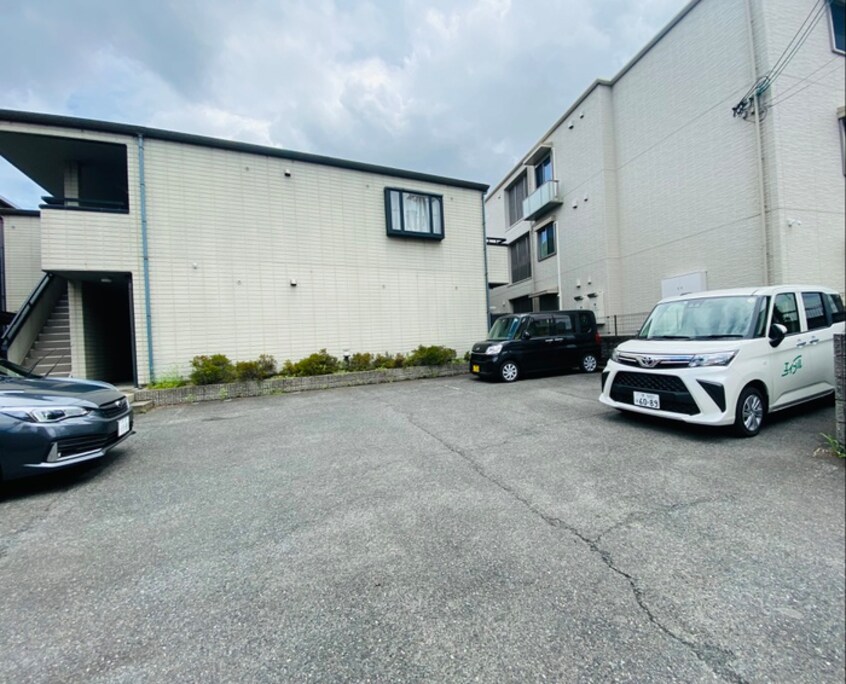 駐車場 パセオ　津久野