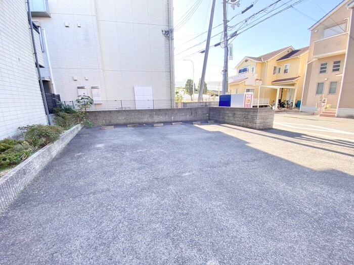 駐車場 パセオ　津久野