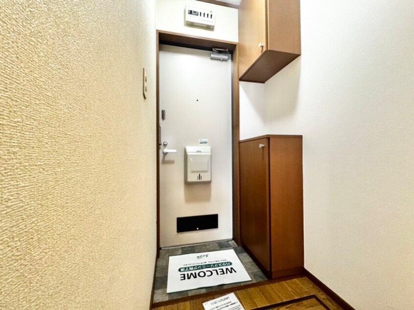 玄関 パセオ　津久野