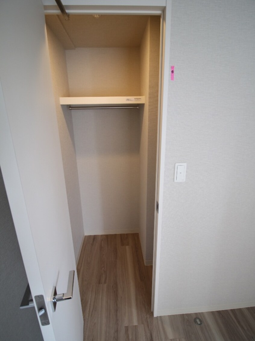 収納 コンフォリア江坂広芝町