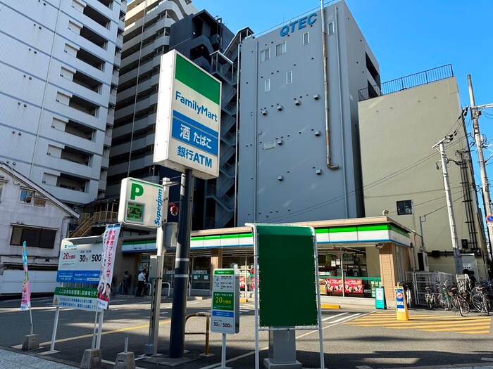 ファミリーマート(コンビニ)まで55m ﾙﾌｫﾝﾌﾟﾛｸﾞﾚ堺筋本町ﾀﾜｰﾚｼﾞﾃﾞﾝｽ