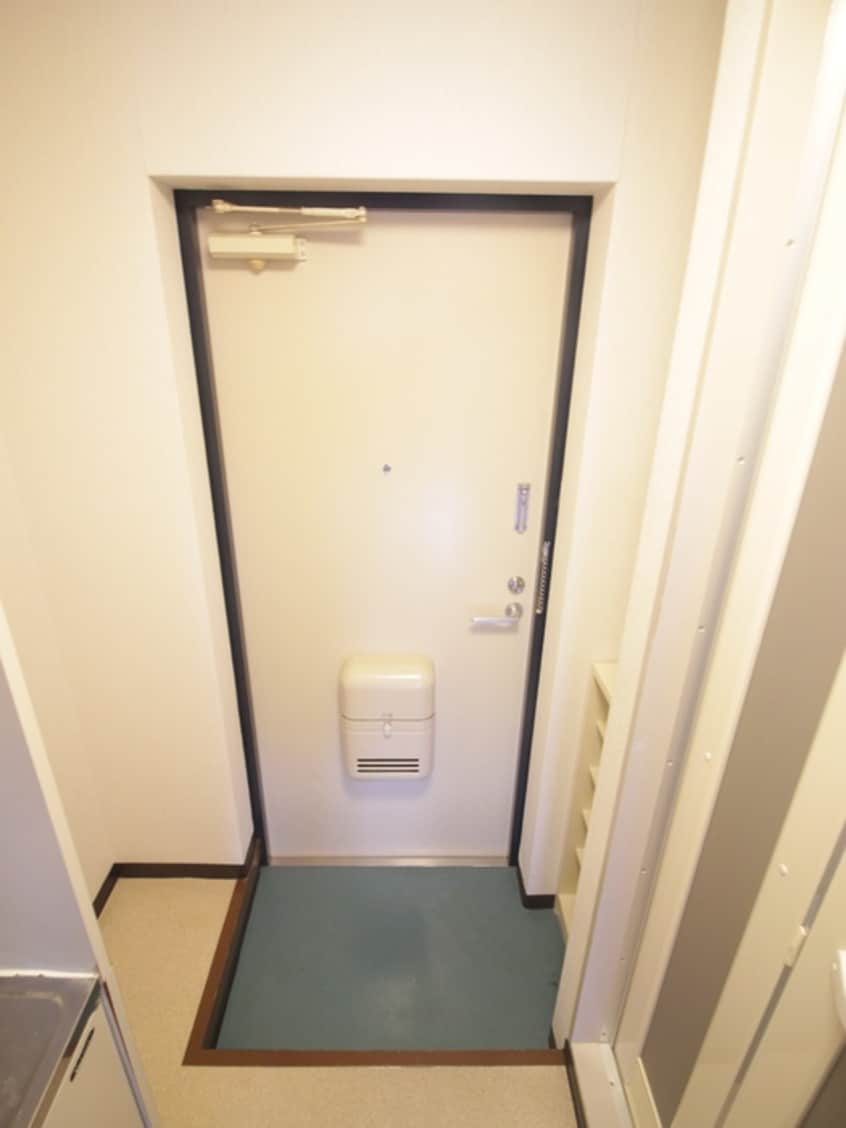 玄関 フォンテーヌ８１