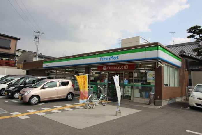 ファミリーマート(コンビニ)まで160m フジパレス高石駅北Ⅲ番館