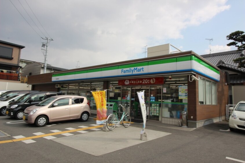 ファミリーマート(コンビニ)まで160m フジパレス高石駅北Ⅲ番館