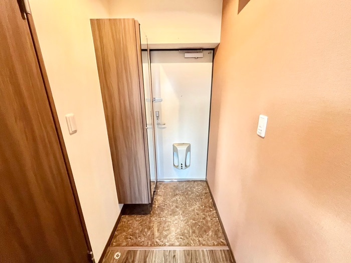 玄関 ノイ　オウミ