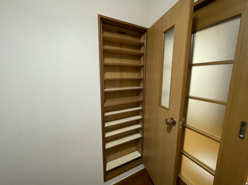 収納 阪南町１丁目貸家